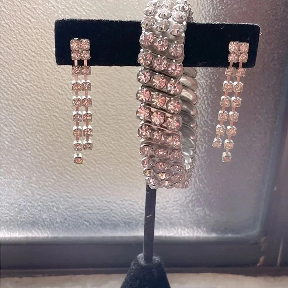 VINTAGE SILVER TONE AND CLEAR RHINESTONE EXPANDABLE BRACELET RING EARRINGS SET - Picture 3 of 16
